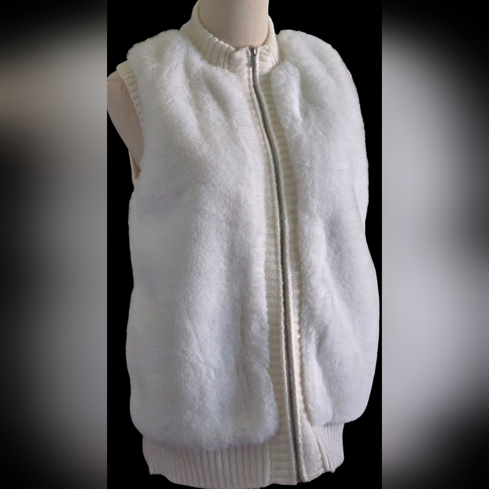 Liz ClaiborneWhite Faux Fur Sweater Vest
